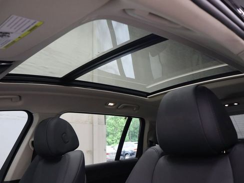 Used 2022 BMW X7 xDrive40i w/ Cold Weather Package image 11