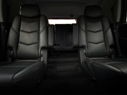 Used 2016 Cadillac Escalade 2WD image 33