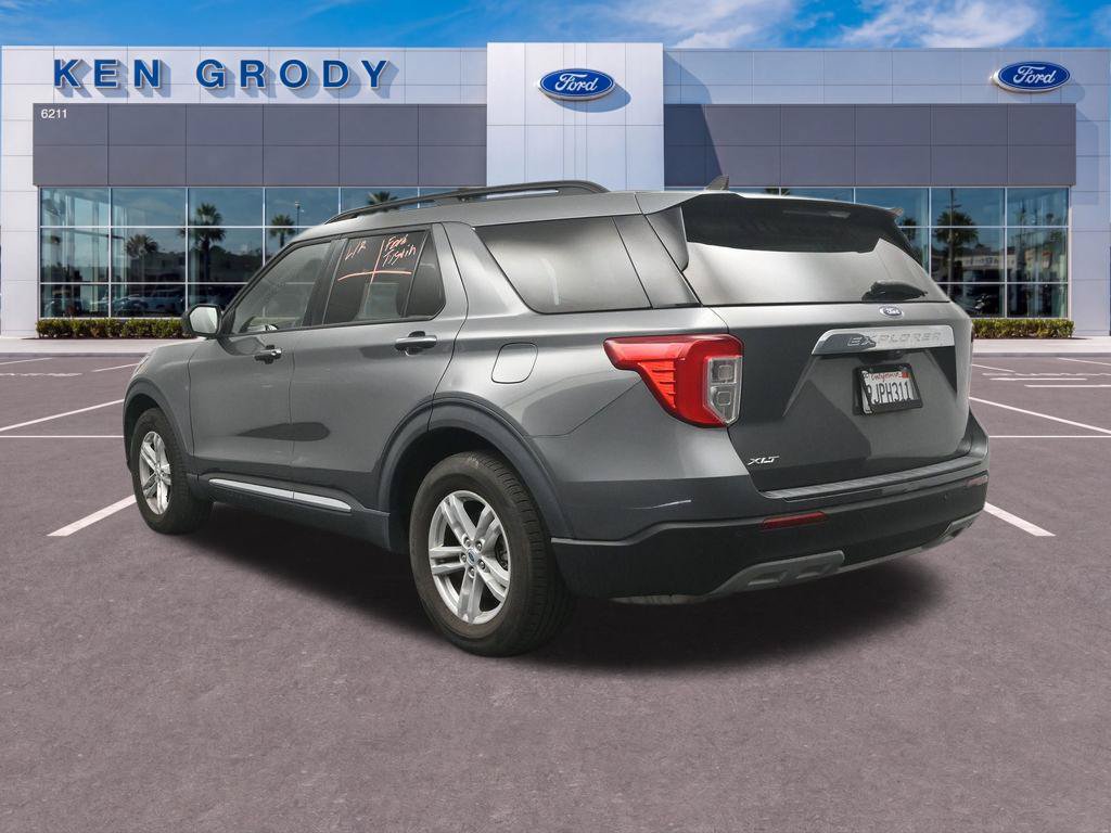 Used 2023 Ford Explorer XLT w/ Equipment Group 202A RWD image 8