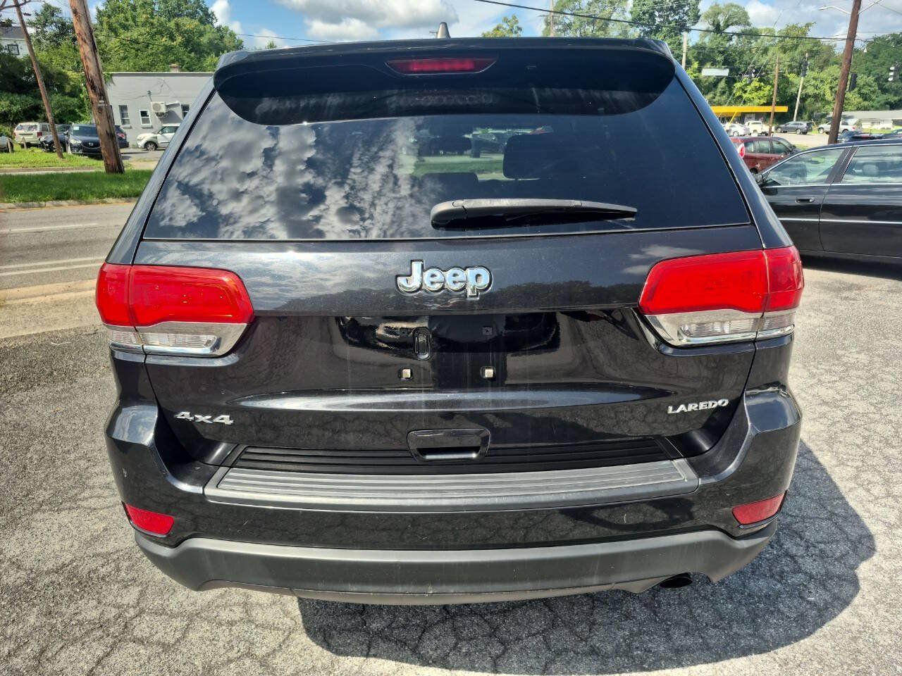Used 2014 Jeep Grand Cherokee Laredo w/ Quick Order Package 23E AWD/4WD image 3