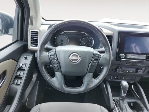 Used 2022 Nissan Frontier SV AWD/4WD image 12