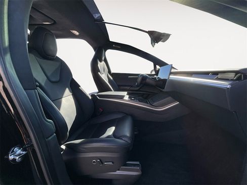 Used 2023 Tesla Model X image 15