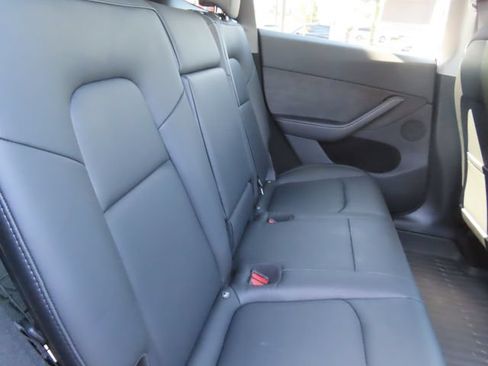 Used 2023 Tesla Model Y Long Range AWD/4WD image 26