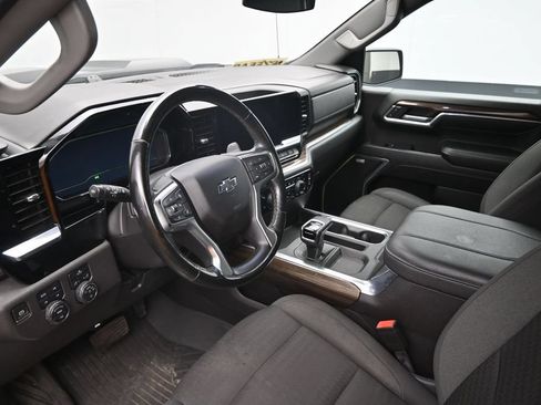 Used 2024 Chevrolet Silverado 1500 LT Trail Boss w/ Convenience Package II AWD/4WD image 21