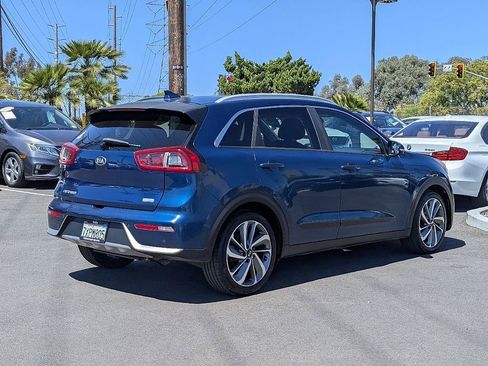 Used 2017 Kia Niro Touring w/ Advanced Technology Package FWD image 10
