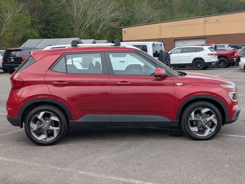 Used 2021 Hyundai Venue SEL w/ Premium Package image 10