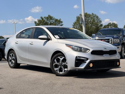 Used 2019 Kia Forte LXS FWD image 2