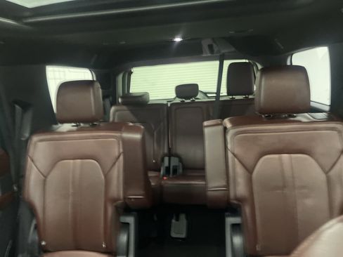 Used 2024 Ford Expedition Limited image 11
