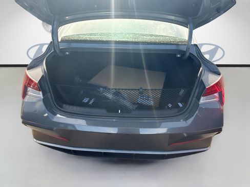 New 2026 Hyundai Elantra Limited FWD image 18