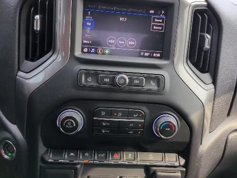 Used 2022 Chevrolet Silverado 1500 Custom Trail Boss AWD/4WD image 15