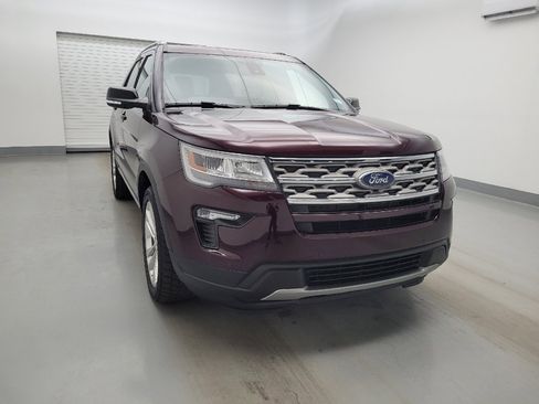 Used 2018 Ford Explorer XLT w/ Equipment Group 202A AWD/4WD image 14