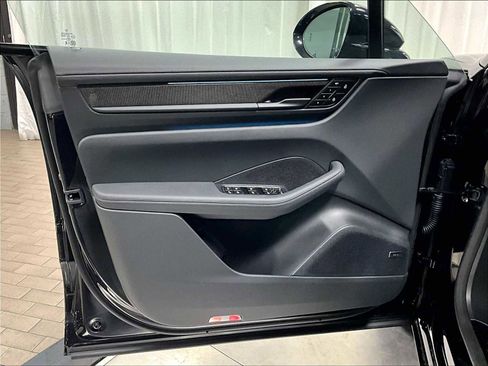 New 2026 Porsche Macan Turbo Electric AWD/4WD image 22