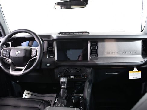 New 2025 Ford Bronco Badlands image 7