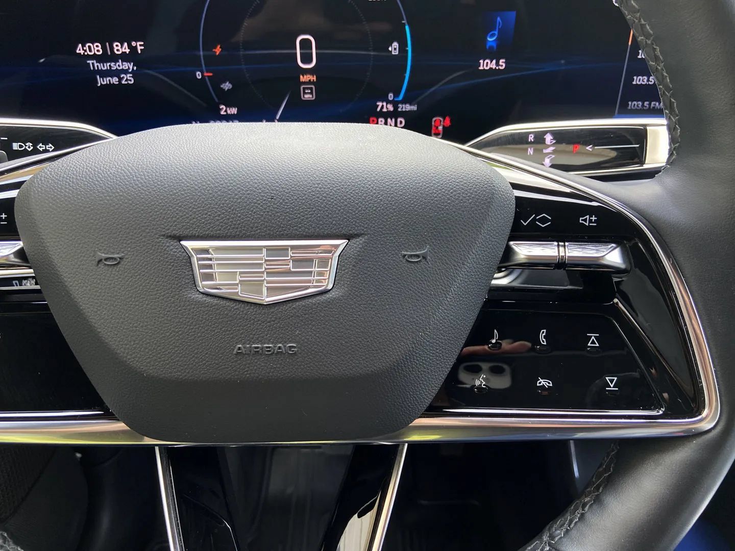 Used 2024 Cadillac Lyriq Luxury AWD/4WD image 18