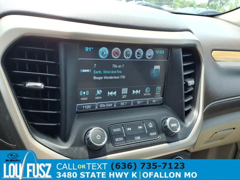 Used 2017 GMC Acadia Denali w/ Technology Package FWD image 10