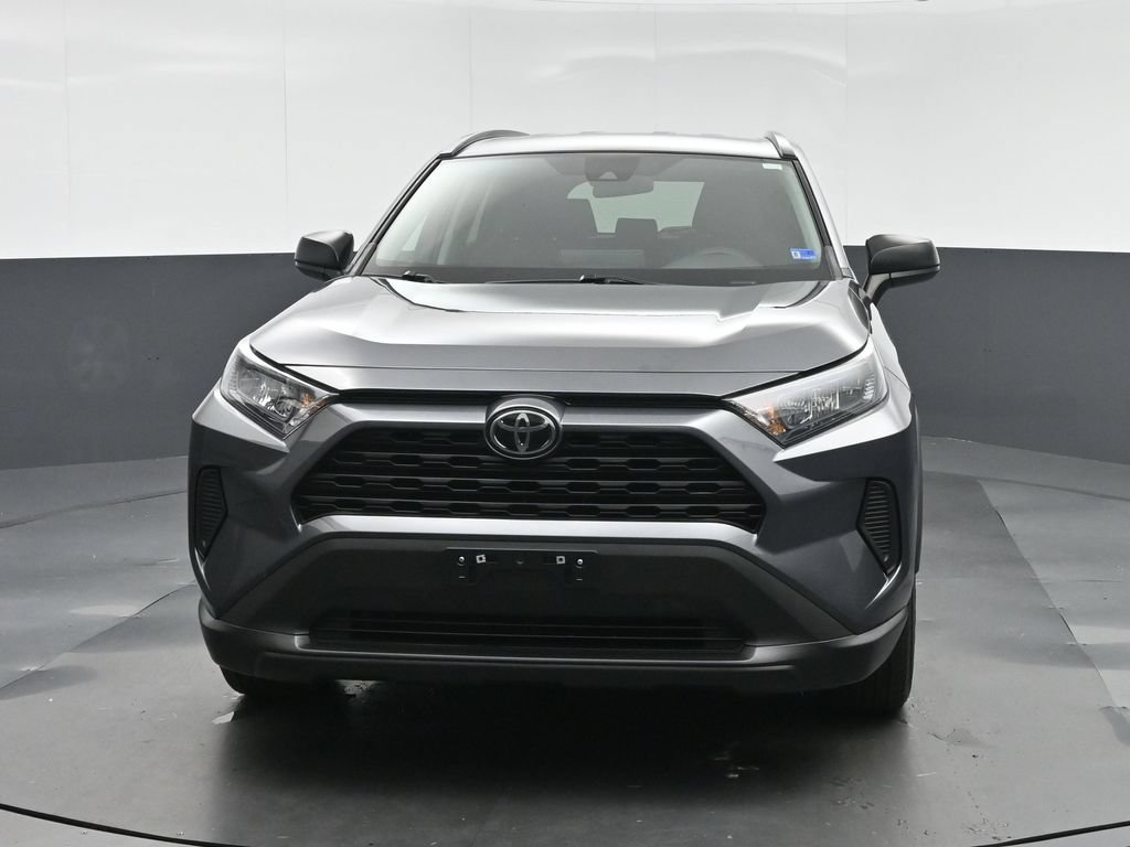 Used 2021 Toyota RAV4 LE FWD image 2