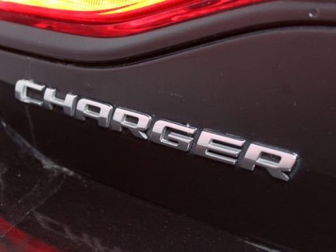 Used 2013 Dodge Charger SE image 7