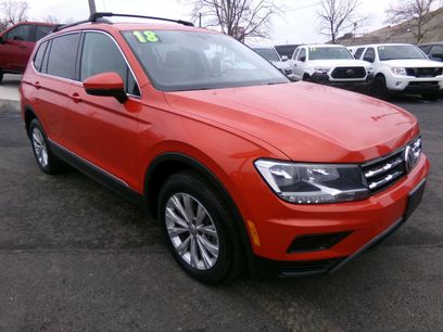 Used 2018 Volkswagen Tiguan SE w/ Panoramic Sunroof Package