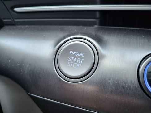 Used 2025 Hyundai Kona SEL image 21