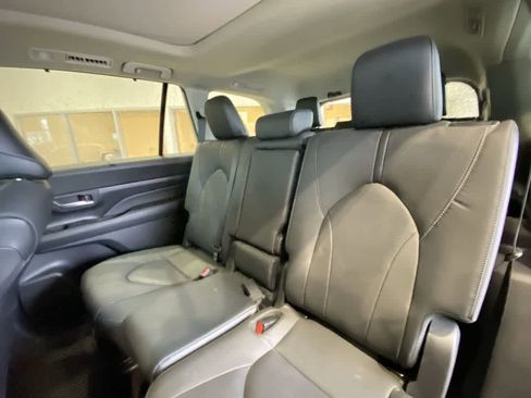 Used 2024 Toyota Grand Highlander Limited AWD/4WD image 25