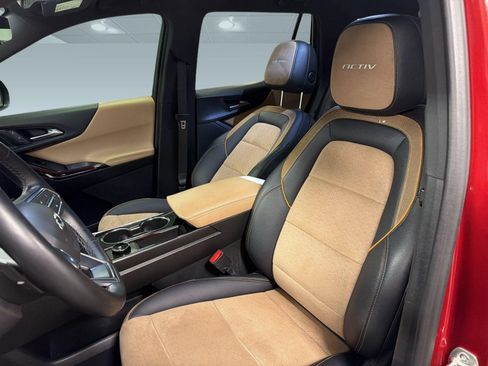 Used 2025 Chevrolet Equinox ACTIV w/ Safety and Technology Package AWD/4WD image 5