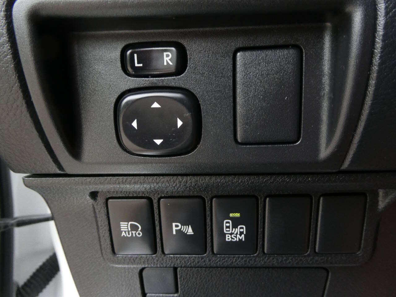 Used 2016 Lexus ES 350 w/ Premium Package w/Wood Trim FWD image 23