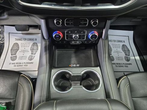 Used 2023 GMC Yukon SLT image 15