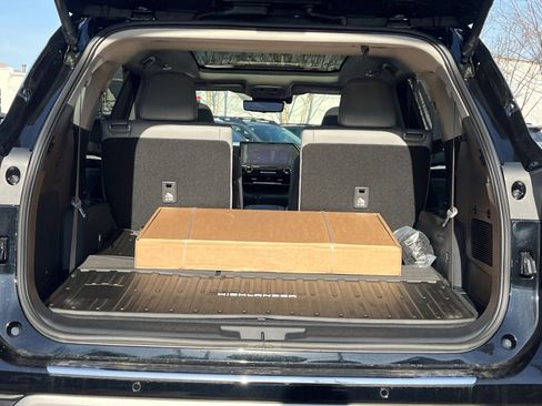 New 2026 Toyota Highlander Platinum image 21