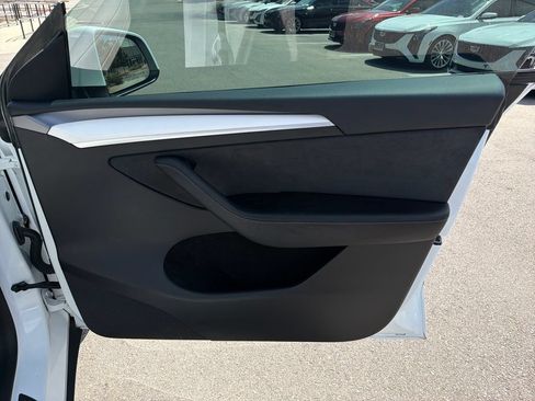 Used 2023 Tesla Model Y Long Range AWD/4WD image 35