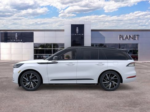 New 2026 Lincoln Aviator Black Label w/ Black Label Special Edition AWD/4WD image 3