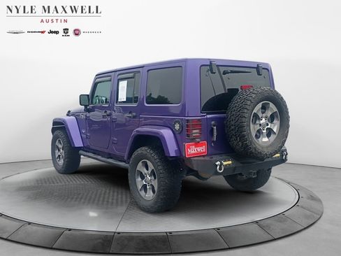 Used 2017 Jeep Wrangler Unlimited Sahara w/ Connectivity Group AWD/4WD image 14