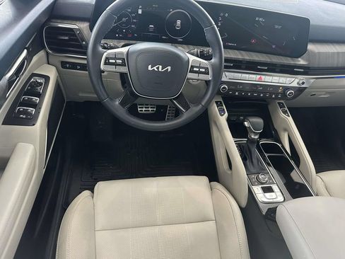 Used 2025 Kia Telluride SX w/ SX Captain's Chair Package AWD/4WD image 8