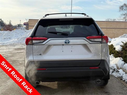 Used 2020 Toyota RAV4 XLE image 4