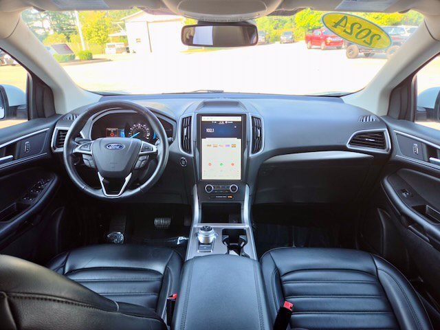 Used 2024 Ford Edge SEL AWD/4WD image 14