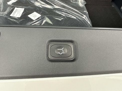 New 2025 Lincoln Navigator Reserve image 12