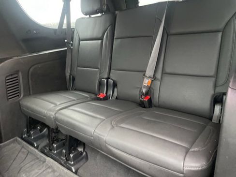 Used 2023 Chevrolet Suburban Z71 image 17