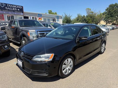 Used 2013 Volkswagen Jetta SE FWD image 3