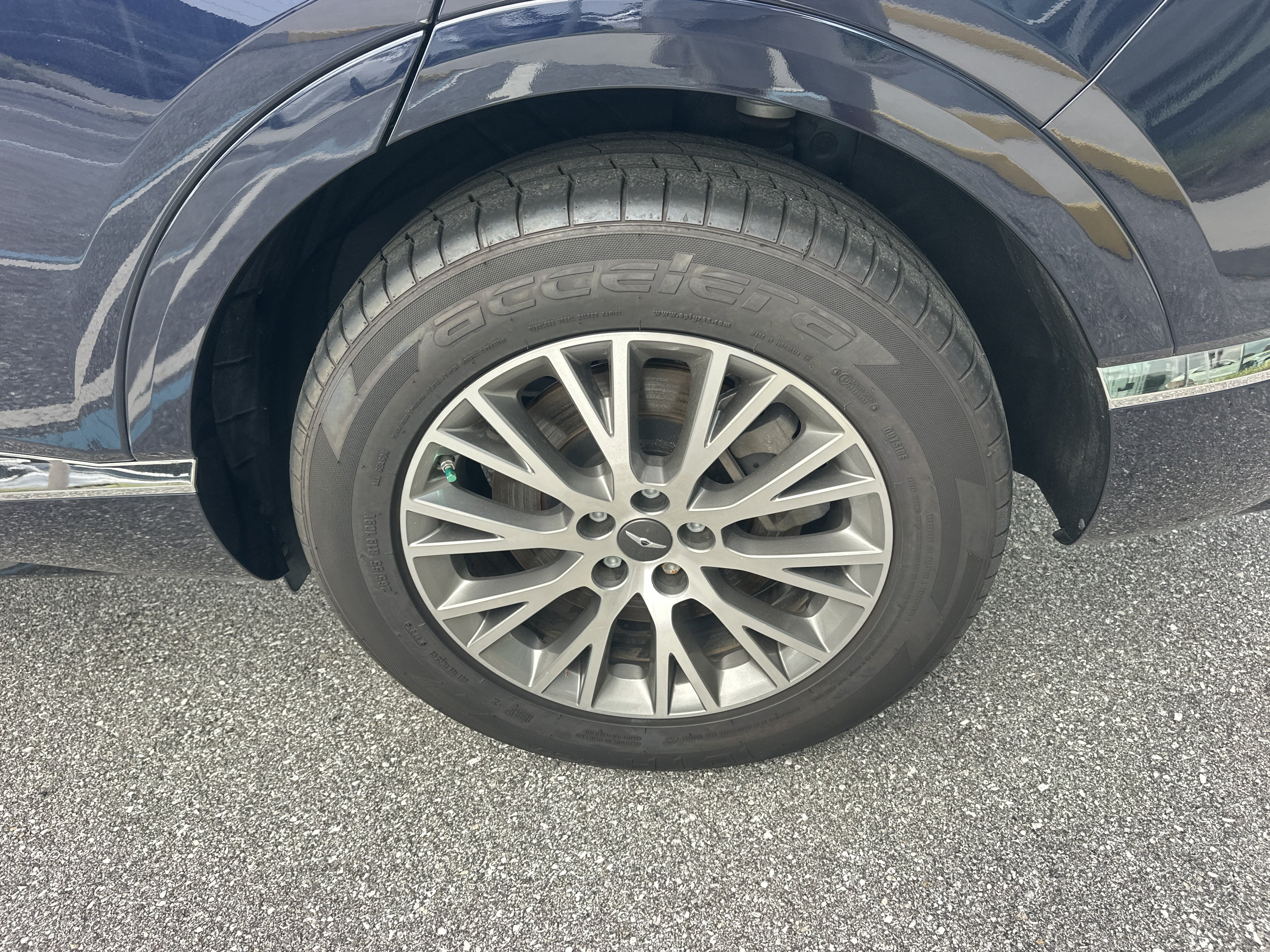 Certified 2024 Genesis GV80 2.5T AWD/4WD image 11