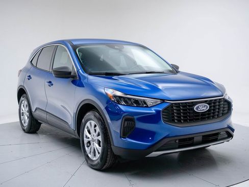 Used 2023 Ford Escape Active image 3