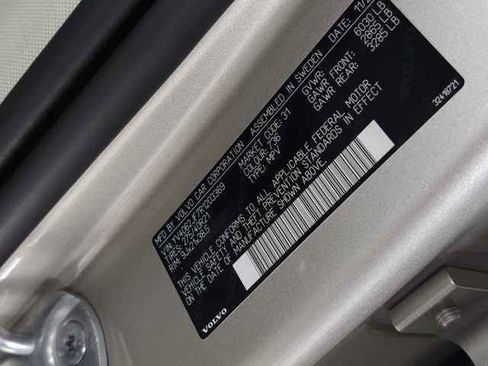 Certified 2024 Volvo XC90 B6 Ultimate w/ Protection Package Premier image 38