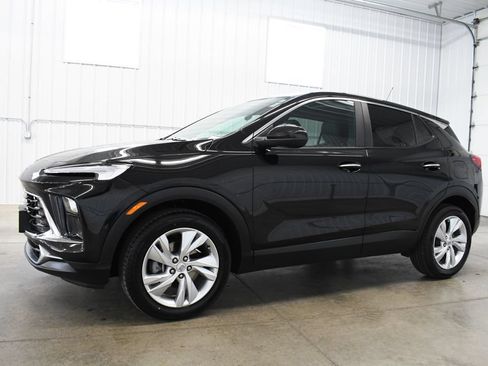 Used 2025 Buick Encore GX Preferred FWD image 2