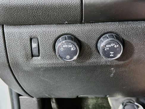 Used 2017 Chevrolet Colorado LT AWD/4WD image 10