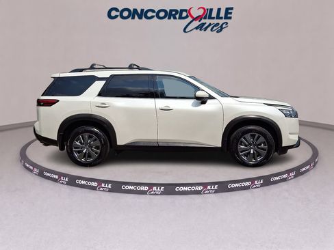 Certified 2024 Nissan Pathfinder SV AWD/4WD image 8