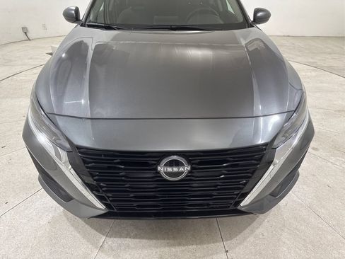 Used 2025 Nissan Altima 2.5 SV FWD image 18