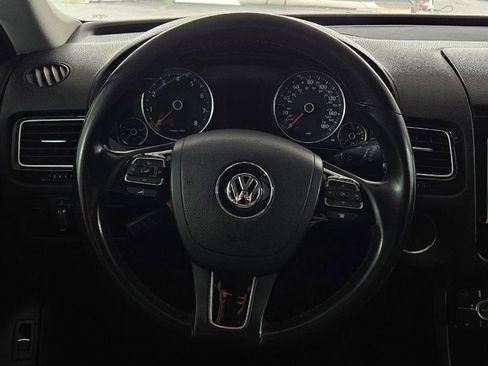 Used 2011 Volkswagen Touareg Sport AWD/4WD image 10