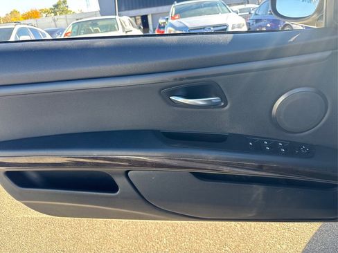 Used 2013 BMW 328i Convertible image 22