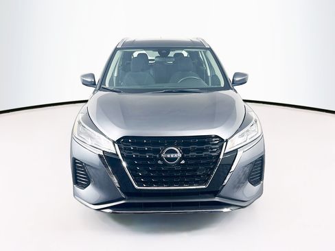 Used 2023 Nissan Kicks SV FWD image 2