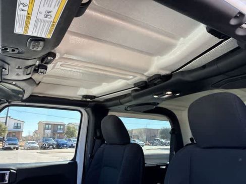 Used 2021 Jeep Wrangler Sport S image 20