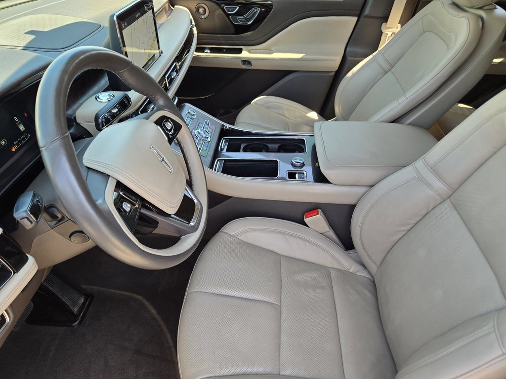 Used 2024 Lincoln Aviator Reserve w/ Equipment Group 201A RWD image 17
