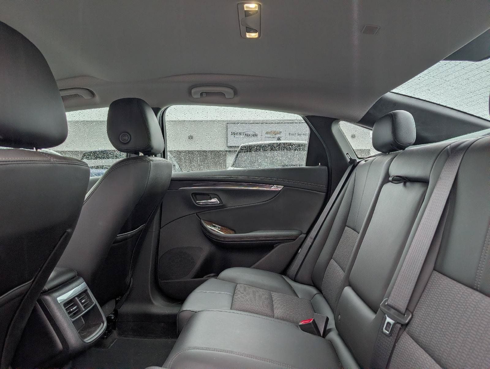 Used 2015 Chevrolet Impala LT w/ Convenience Package FWD image 9